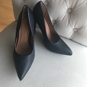 Black pointy toe heels